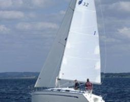 Bavaria 32
