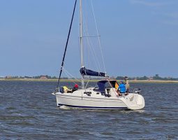 Hunter 27