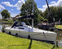 Hunter 27